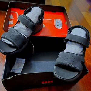 Bass outdoor trail sandals size 10